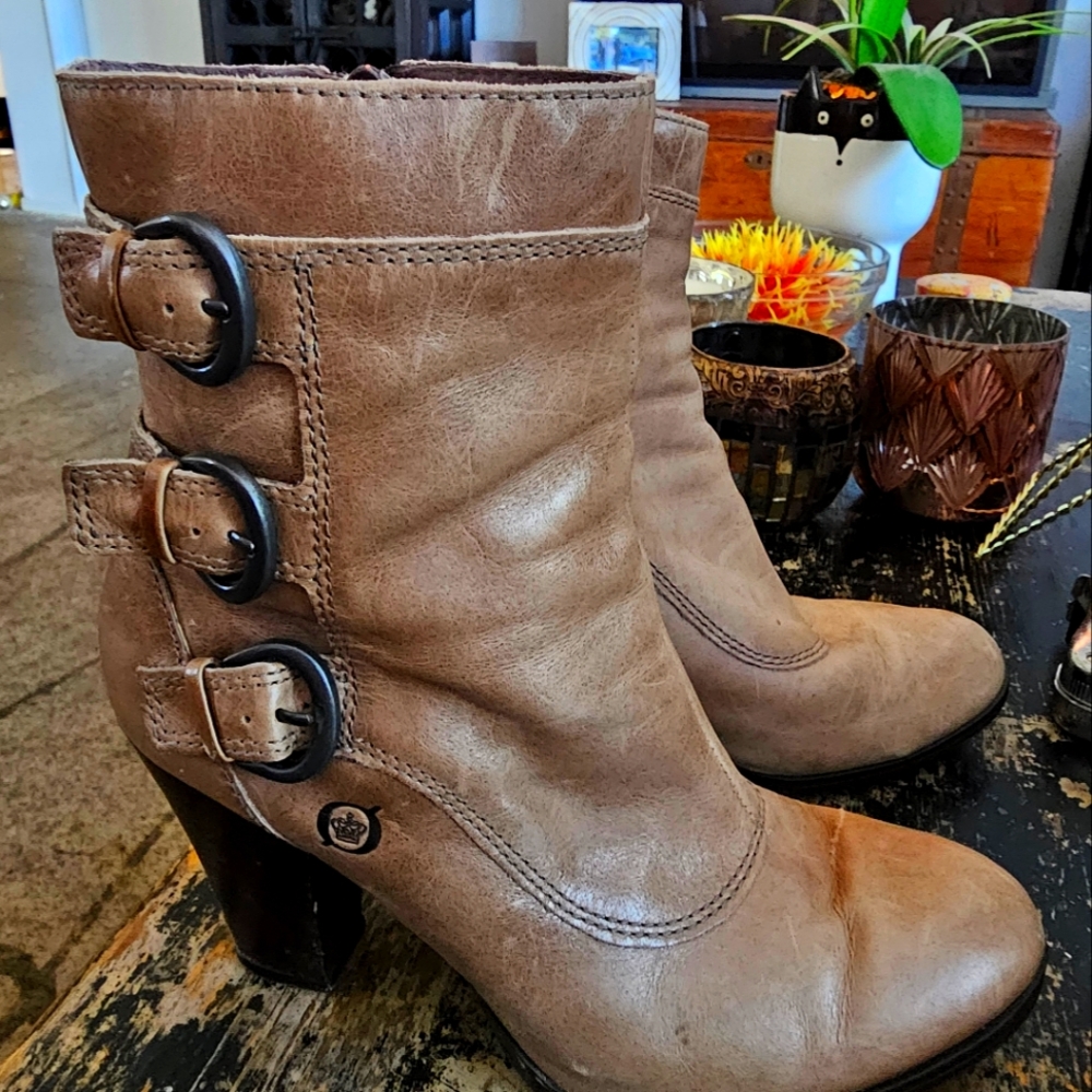 Born boots